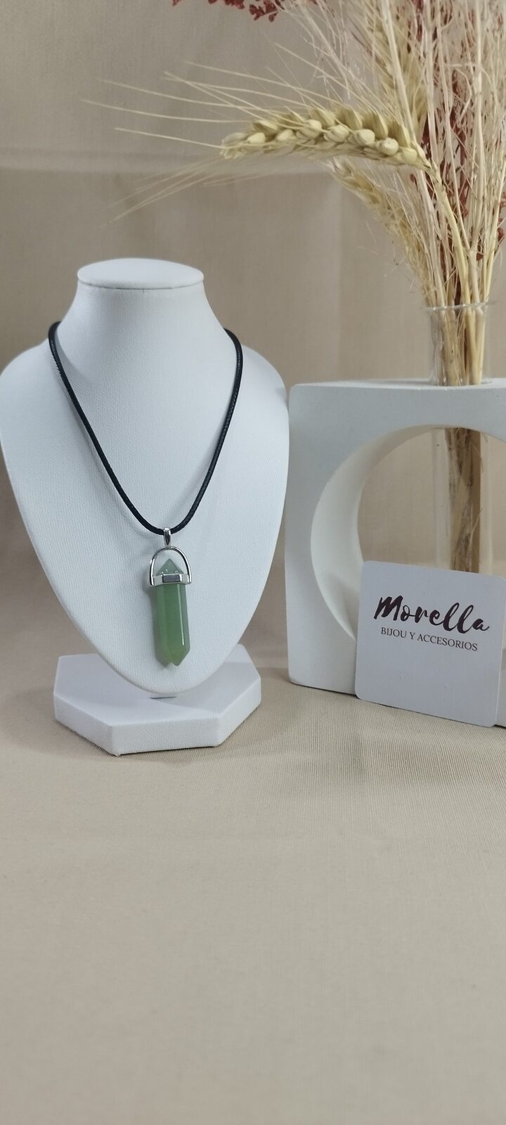 Cordón con dije cuarzo verde