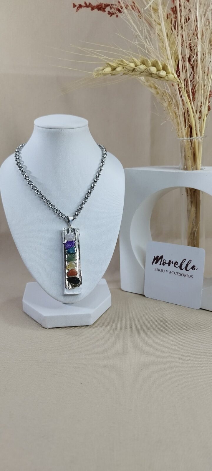 Cadena y dije selenita 7 Chakras