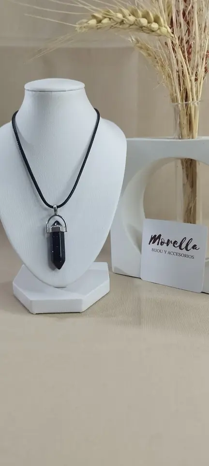 Cordón con dije en piedra natural de lluvia de estrellas