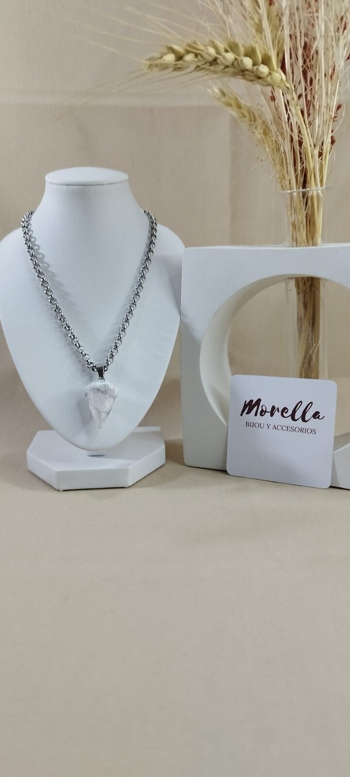Cadena con dije Howlita