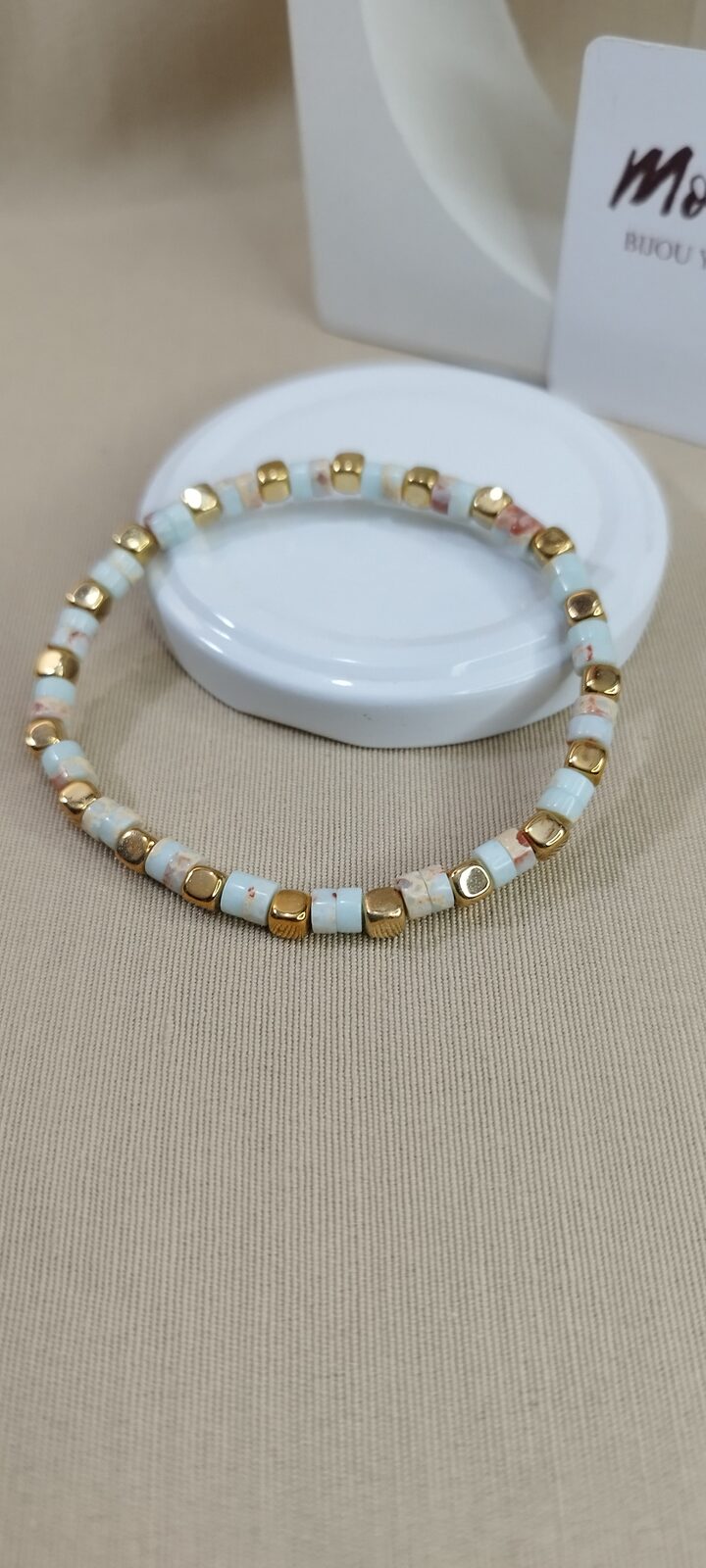 Pulsera en metal y piedra