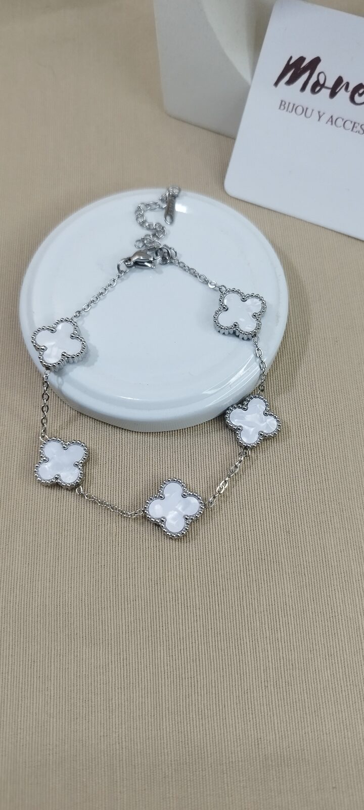 Pulsera trébol blanco /plateado