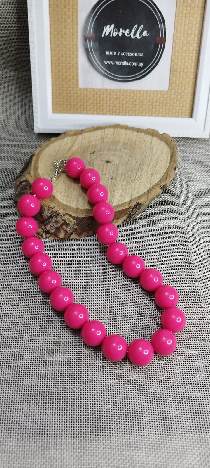 Collar fucsia