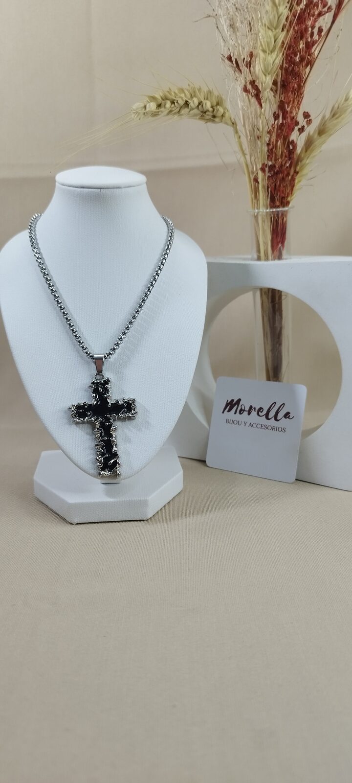 Cadena y dije cruz negra brillo