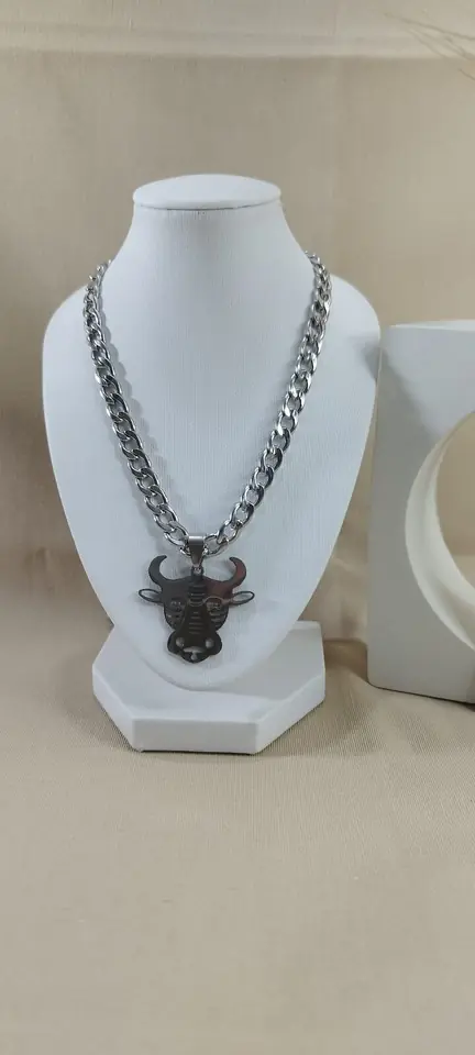 Cadena 60x5 y dije toro