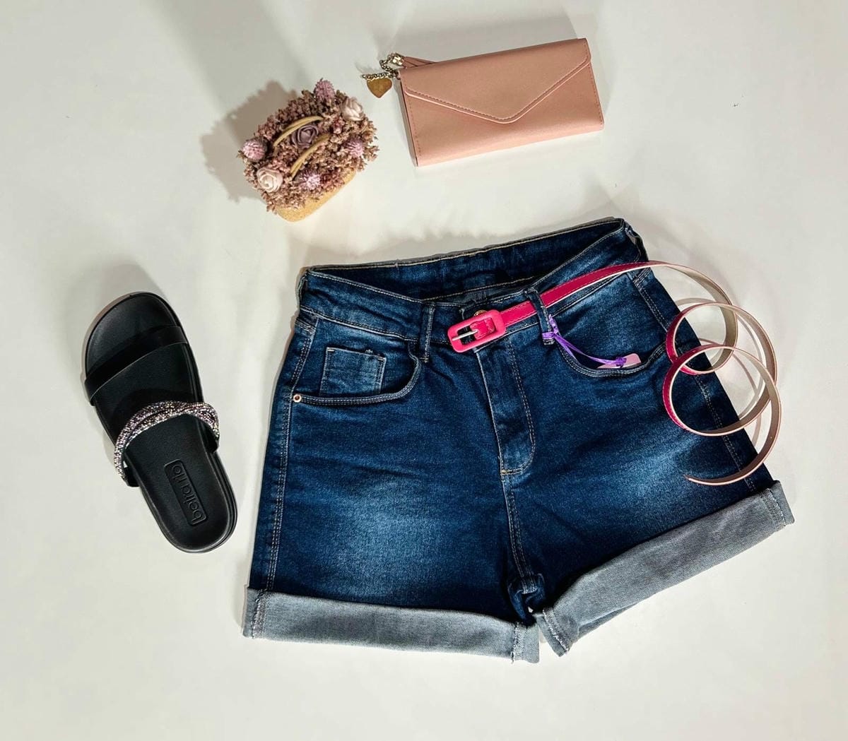 Short clásico oscuro