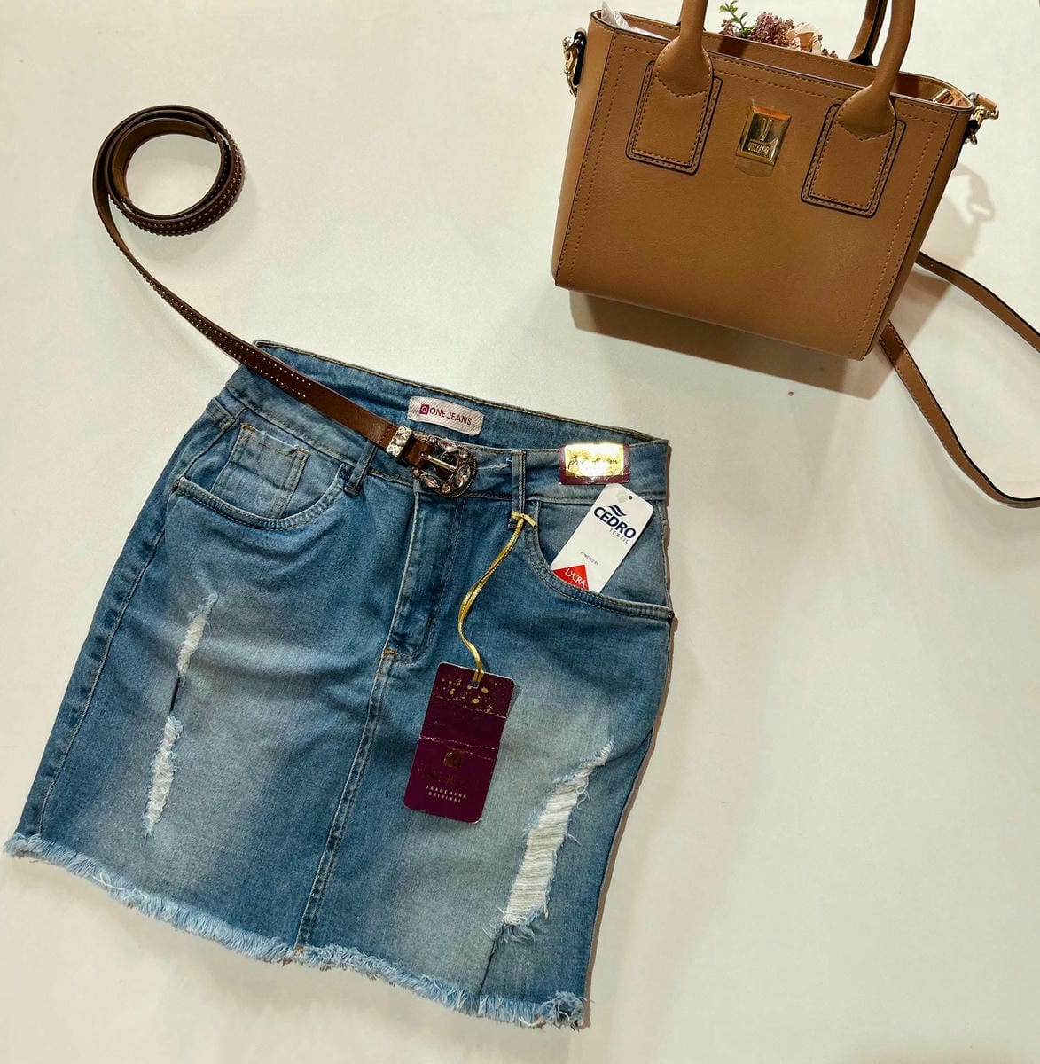 Pollera en jeans con roturas