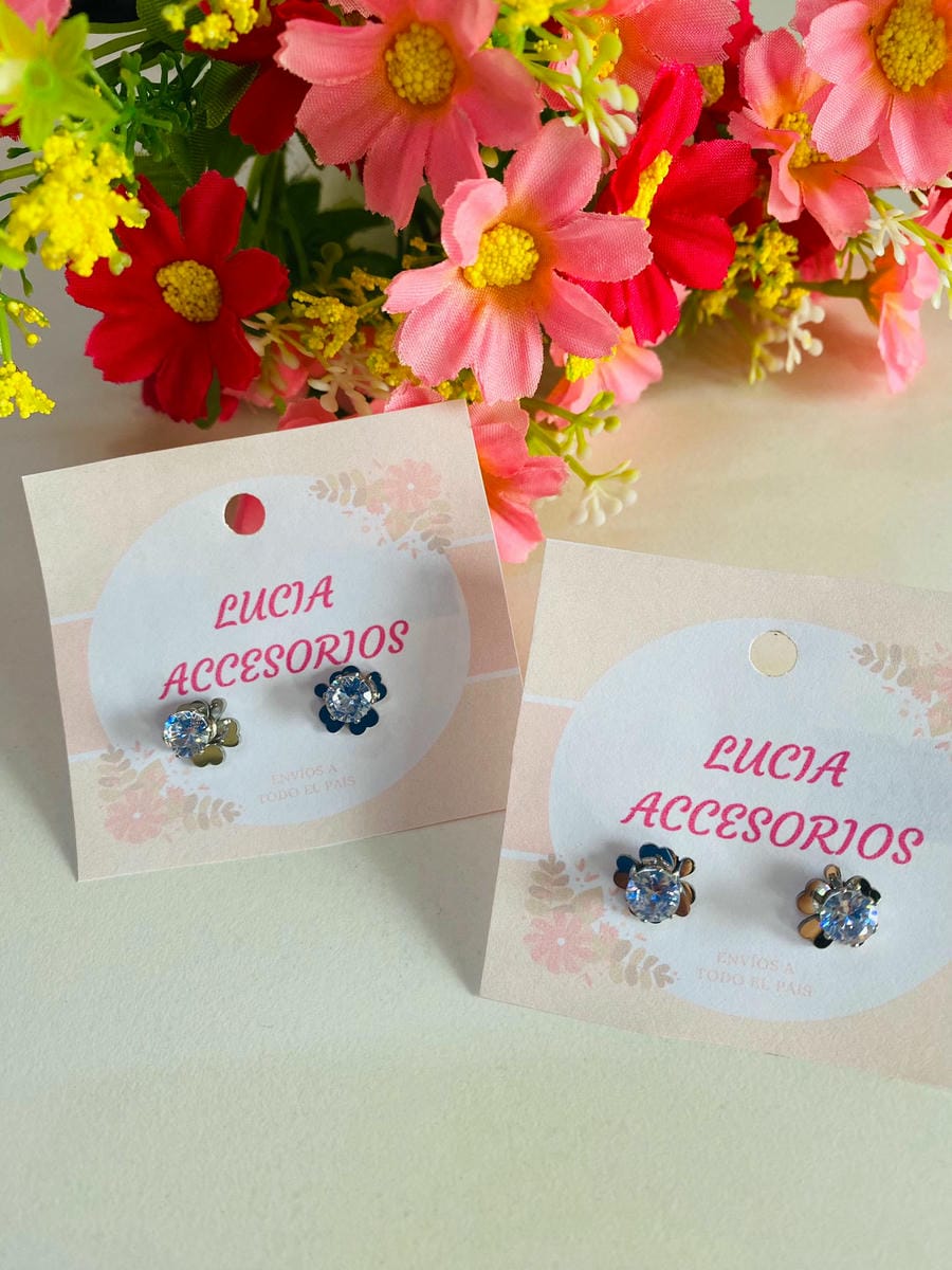 Caravanas con forma de flor y strass