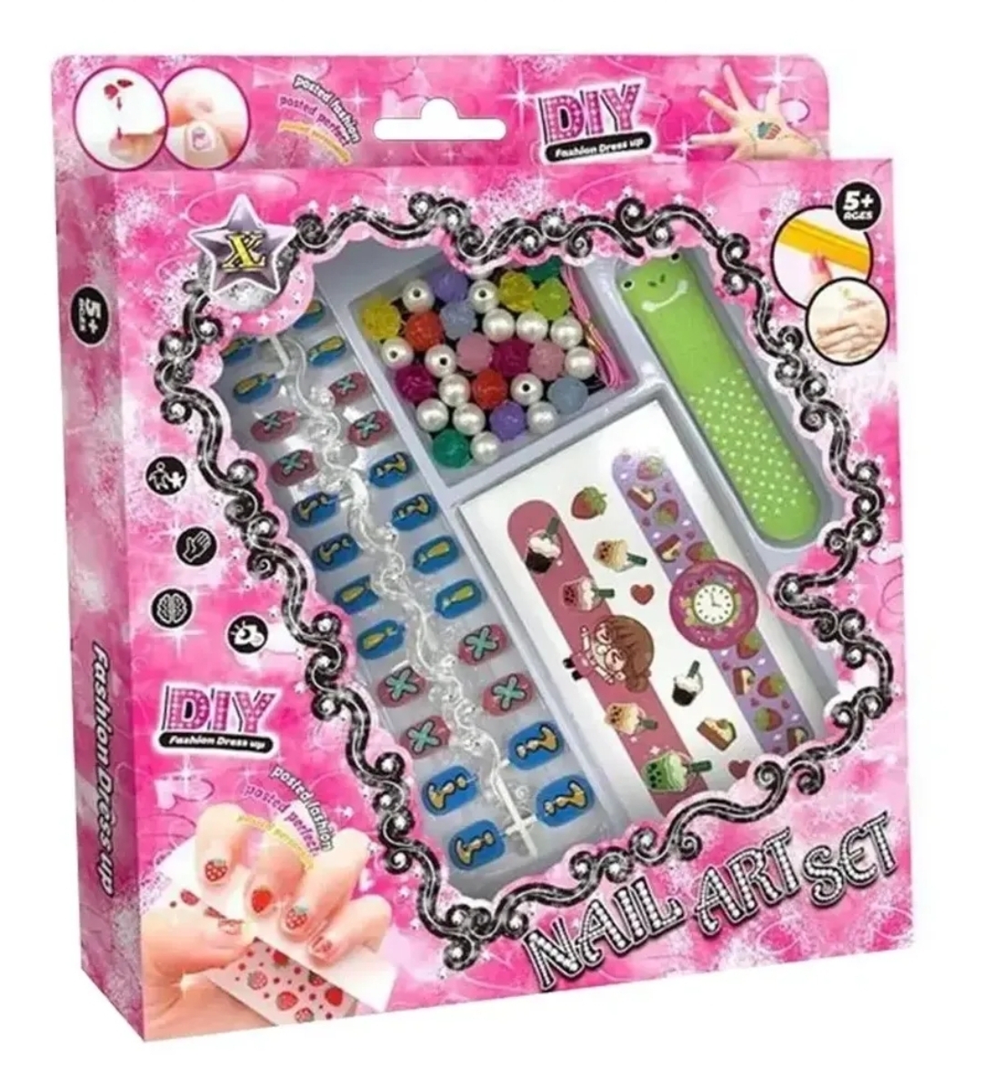 SET DE MANICURA EN CAJA 20X22CM