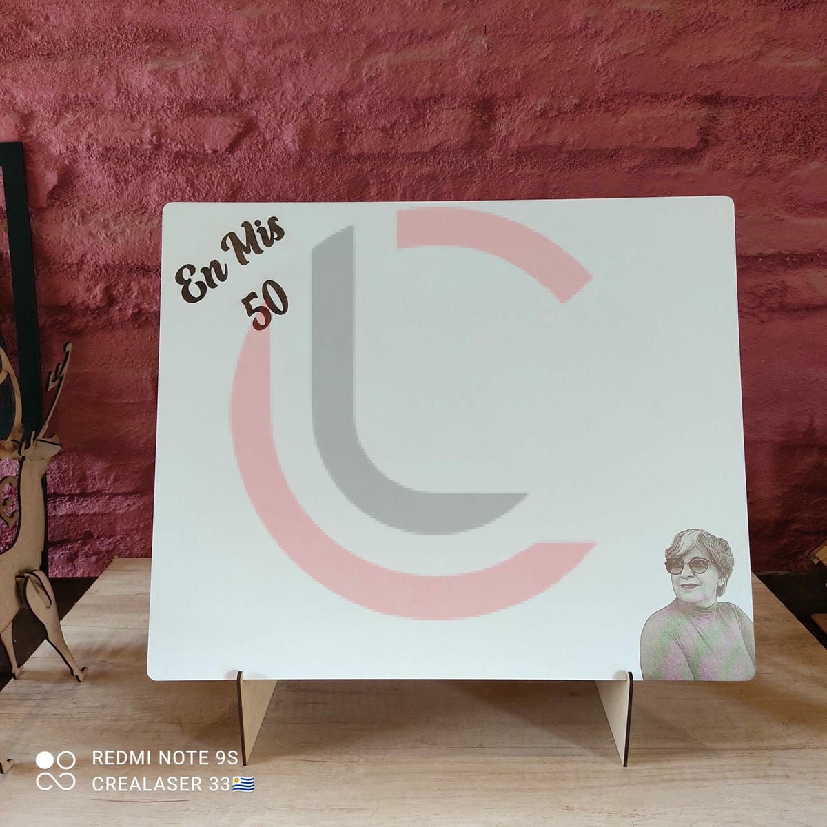 Cuadro de firmas rectangular con grabado