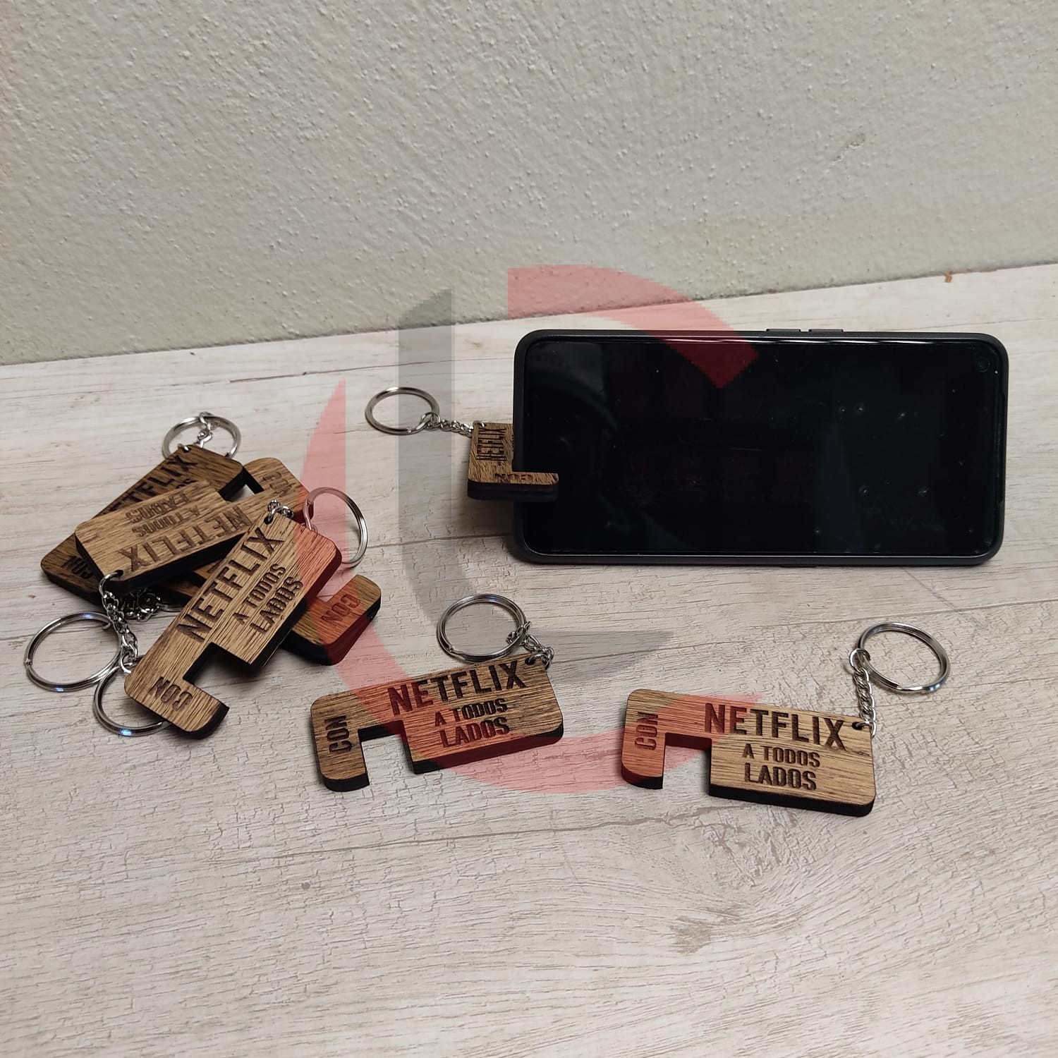 Llavero porta celular