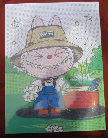 Cuadro de labubu jardinero.