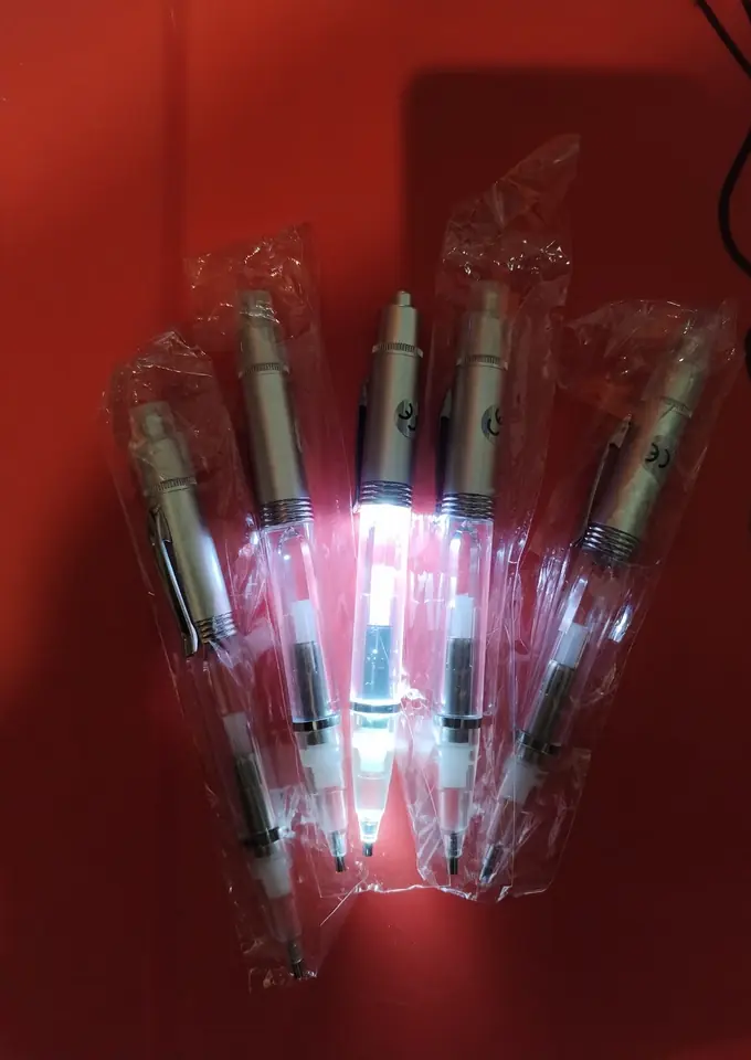 Lápiz con luz.