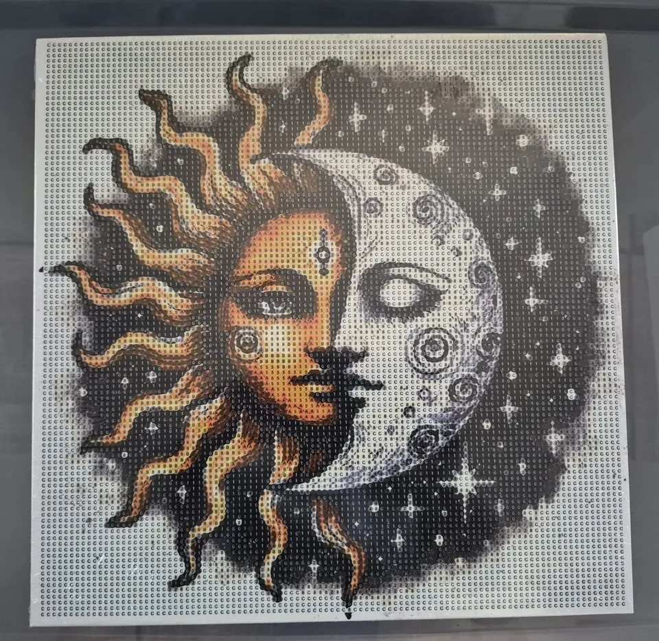 SOL Y LUNA.