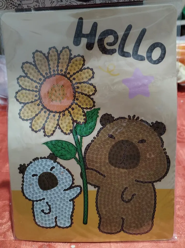 Cuadrito de cartón, capibara flor.