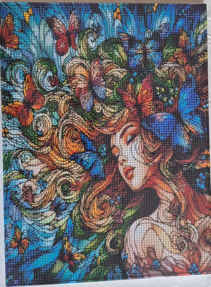 MUJER MARIPOSA