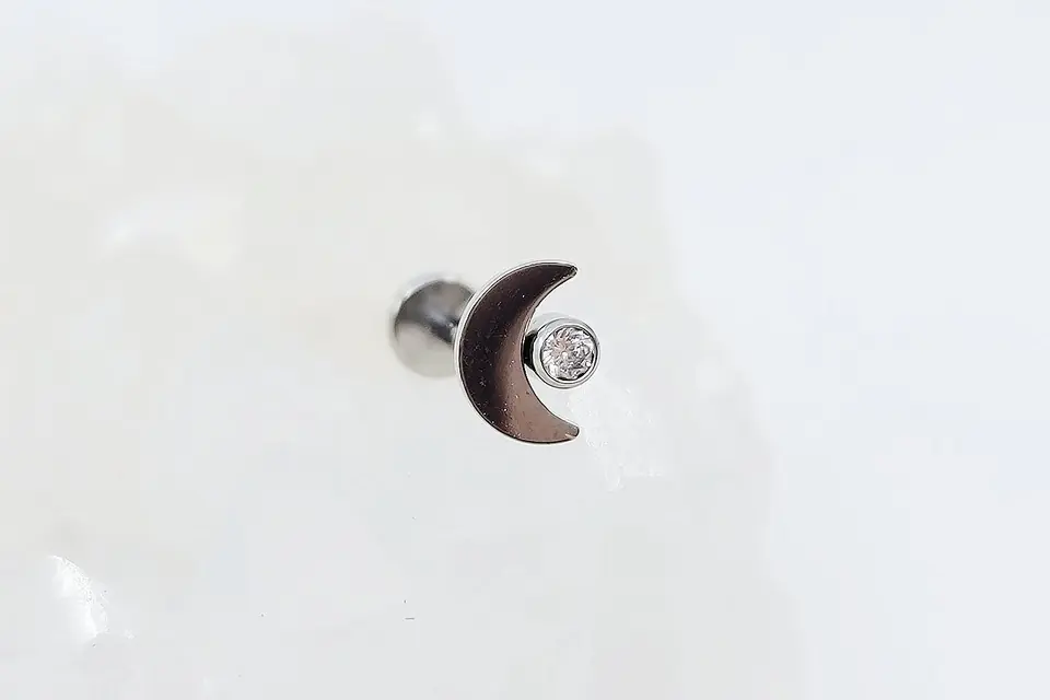 Labret moon cz