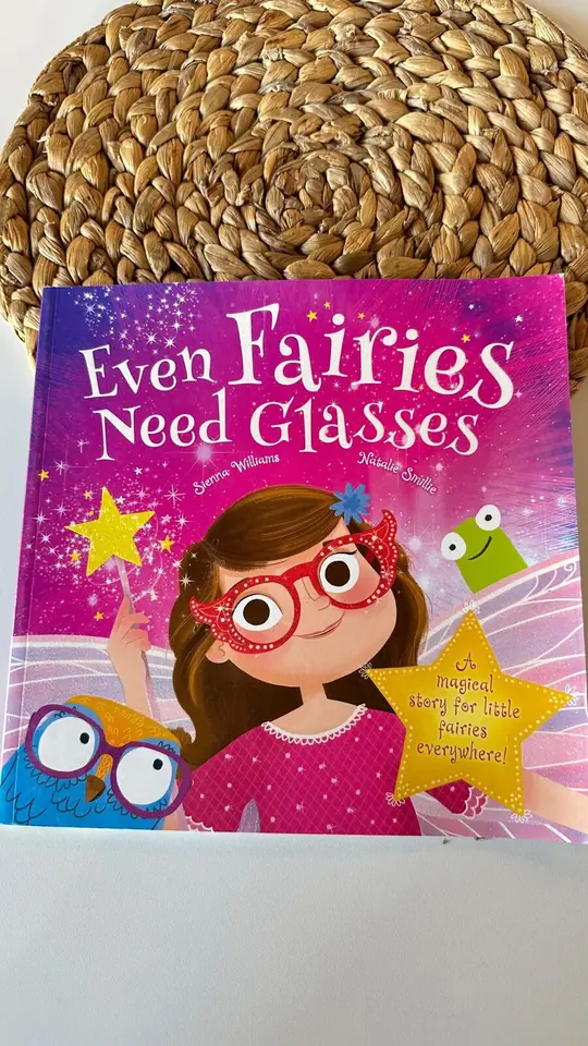 Libro en inglés “Evene Fairies Need Glasses”