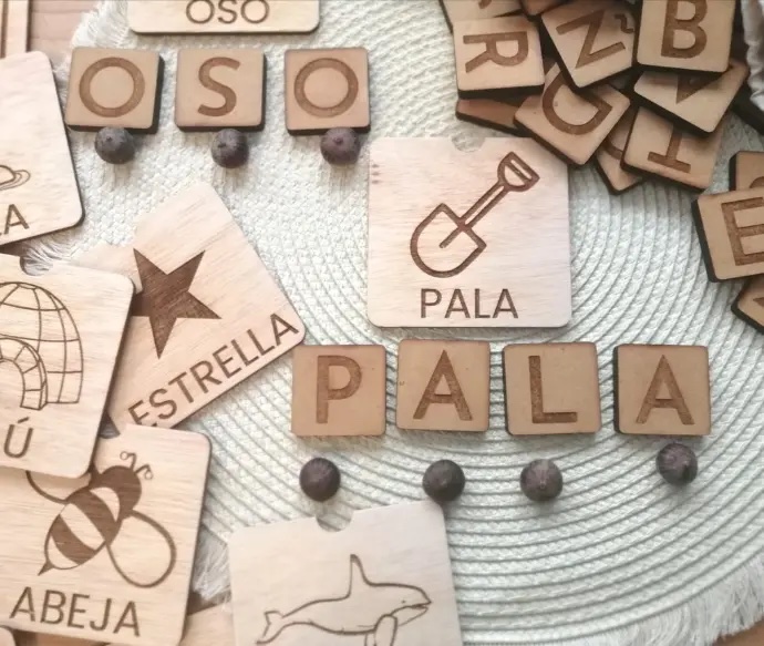Set de palabras XL+ letras en mayúscula imprenta