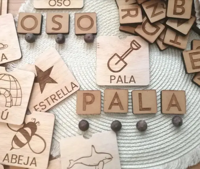 Set de palabras XL+ letras en mayúscula imprenta
