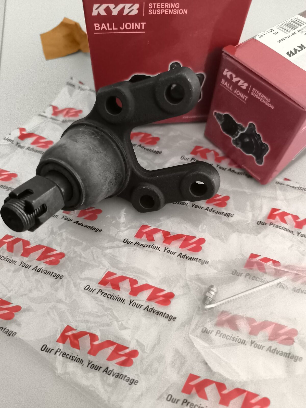Rotula Inferior KYB Nissan Pathfinder/D21/Terrano