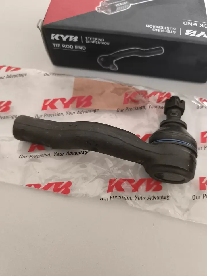 Puntero de Dirección Externo Izquierdo KYB Toyota RAV4