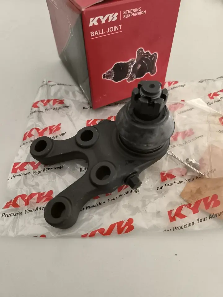 Rotula Inferior Izquierda KYB Mitsubishi Montero