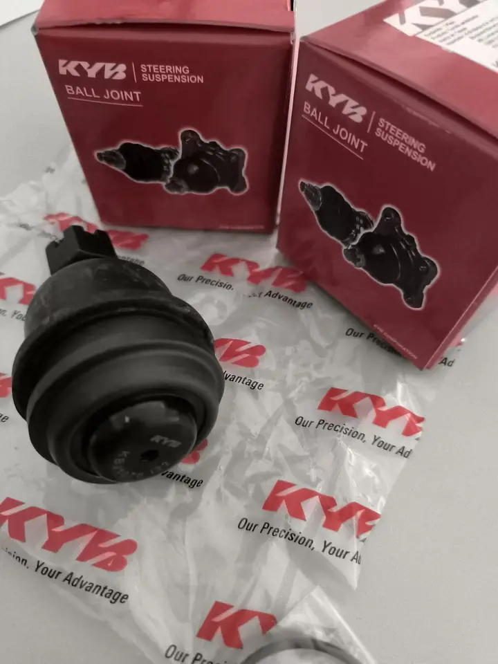 Rotula Inferior KYB Nissan D21/D22