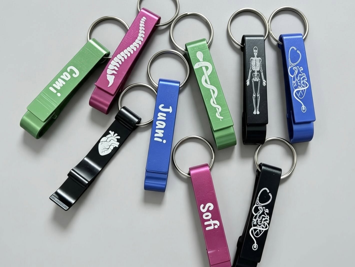 LLAVERO DESTAPADOR DISEÑO DOBLE PERSONALIZADO