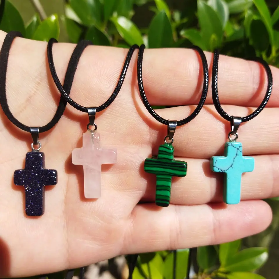 collar en forma de Cruz