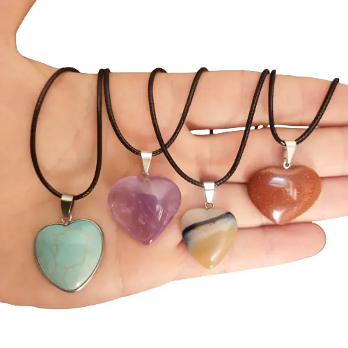 Collar Piedra en forma de corazón