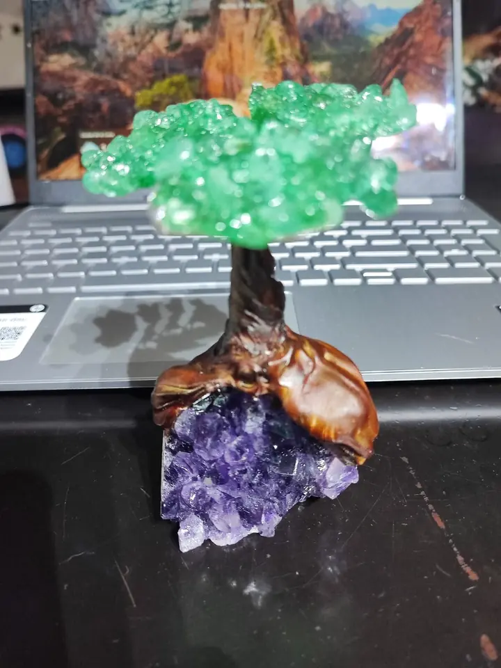 Árbol de la Vida con Base de Drusa de Amatista (Hojas Verdes)