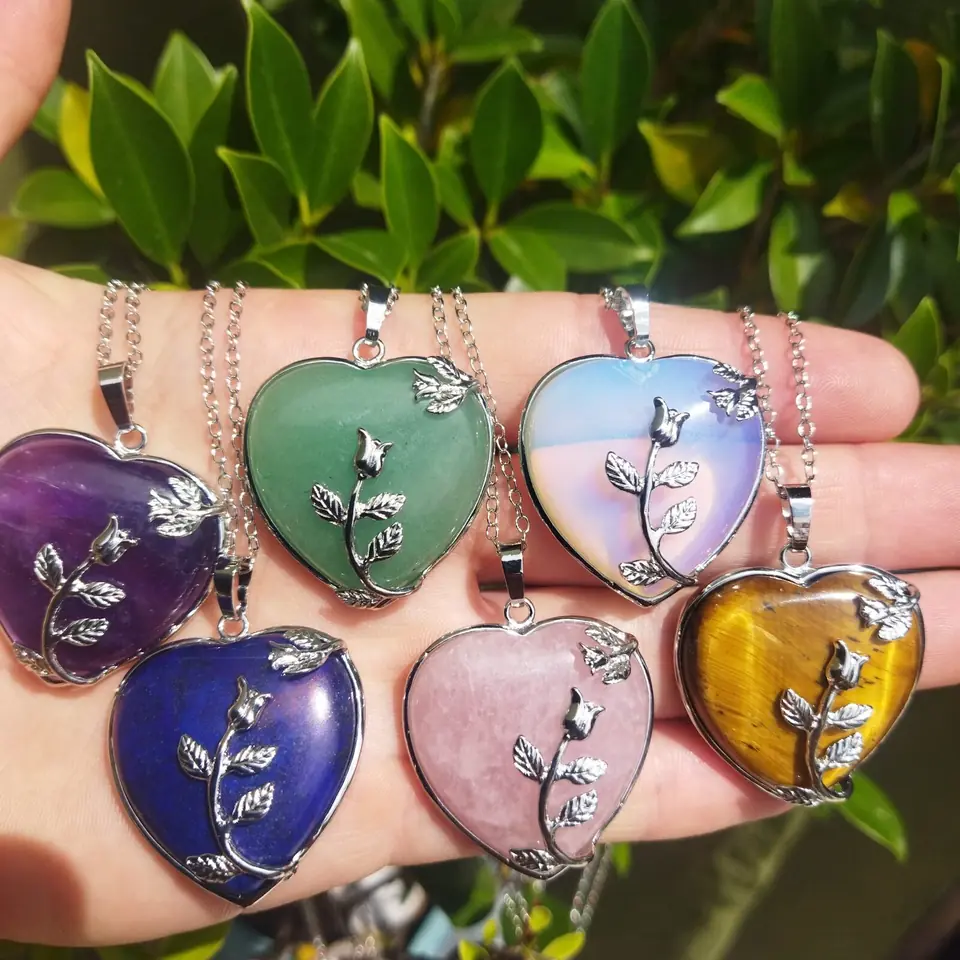 Collar Corazones grandes con flor