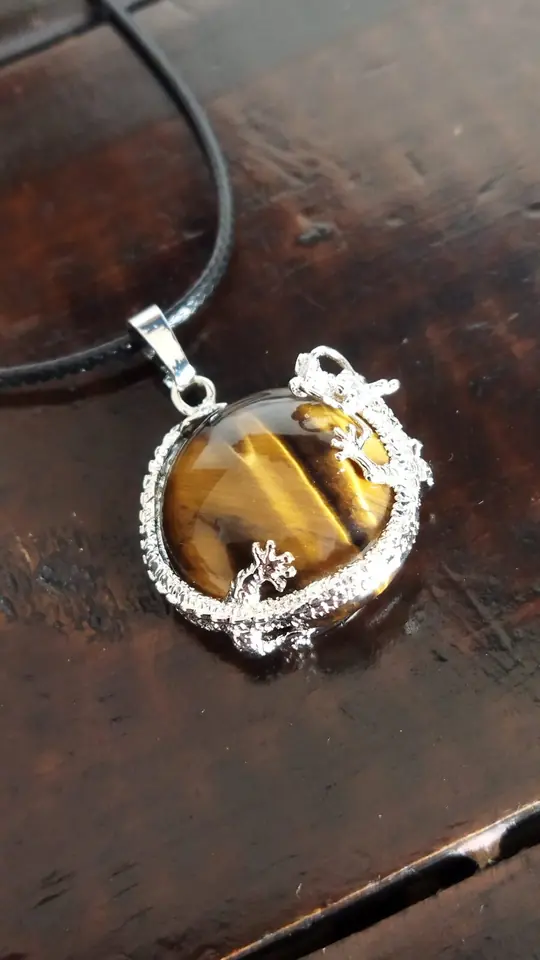 Collar Ojo de tigre medalla dragon