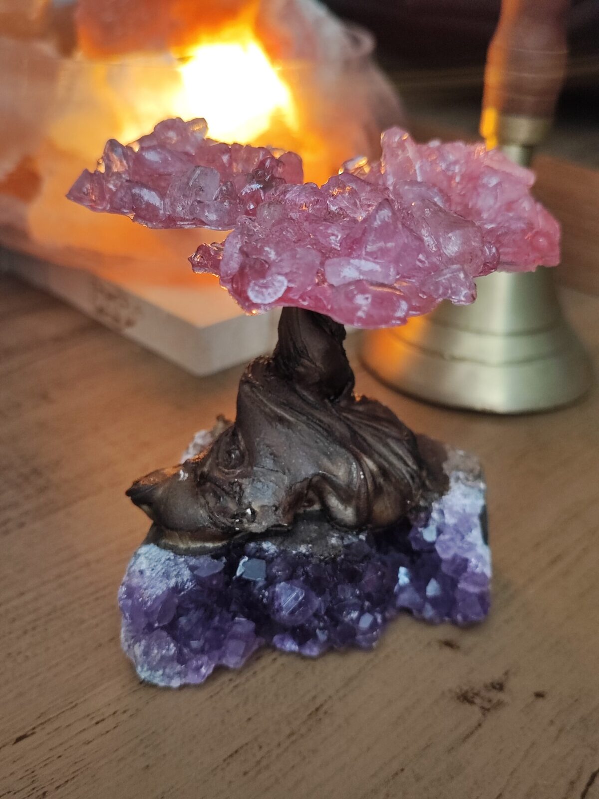 Árbol de la Vida con Base de Drusa de Amatista (Hojas Rosadas)