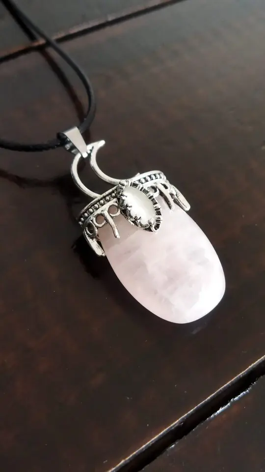 Collar Cuarzo Rosa con aplique de selenita blanca