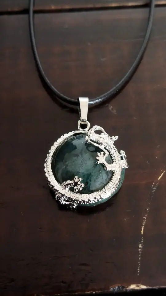 Collar Ágata musgo medalla dragon