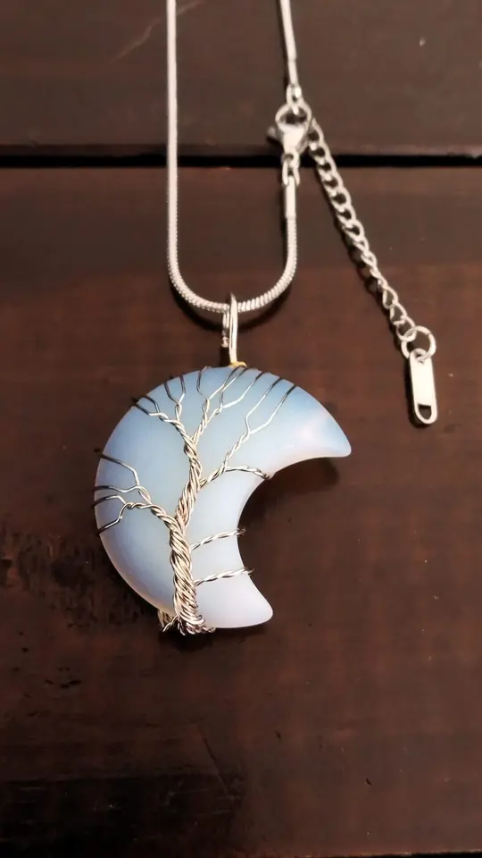 Collar Piedra luna opalina forma de luna con arbol de la vida