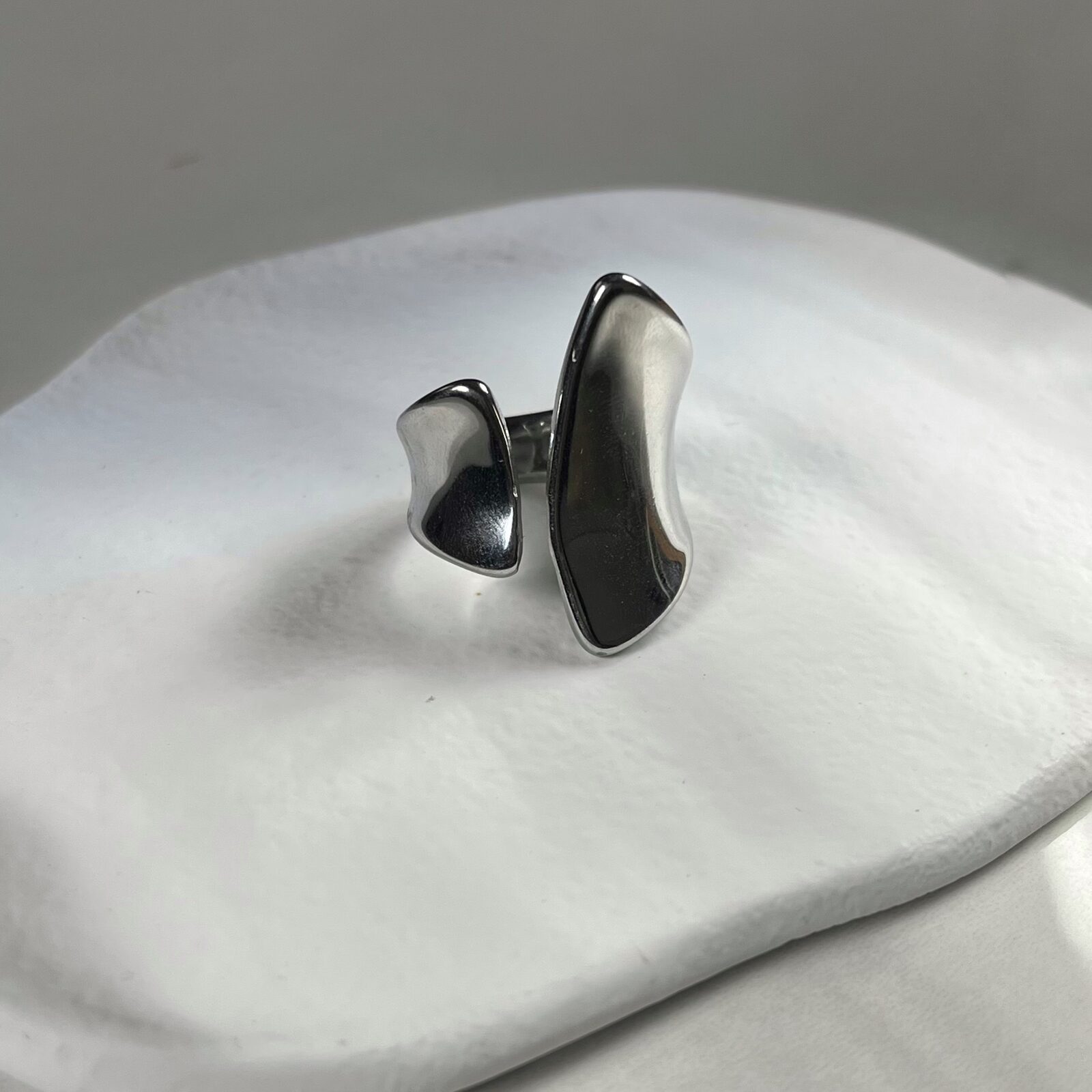 Anillo Lia