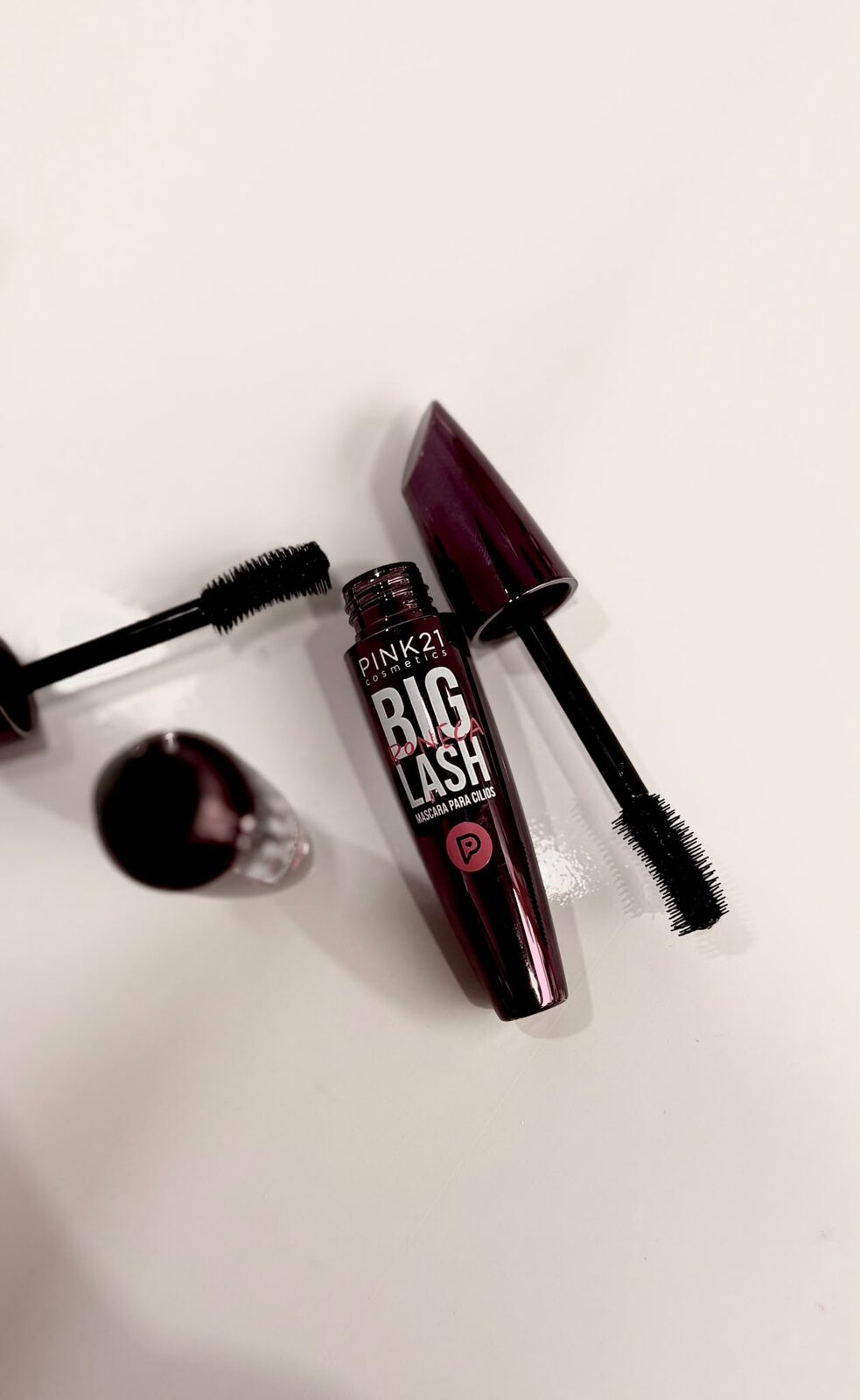 Mascara dde pestañas curva y volumen