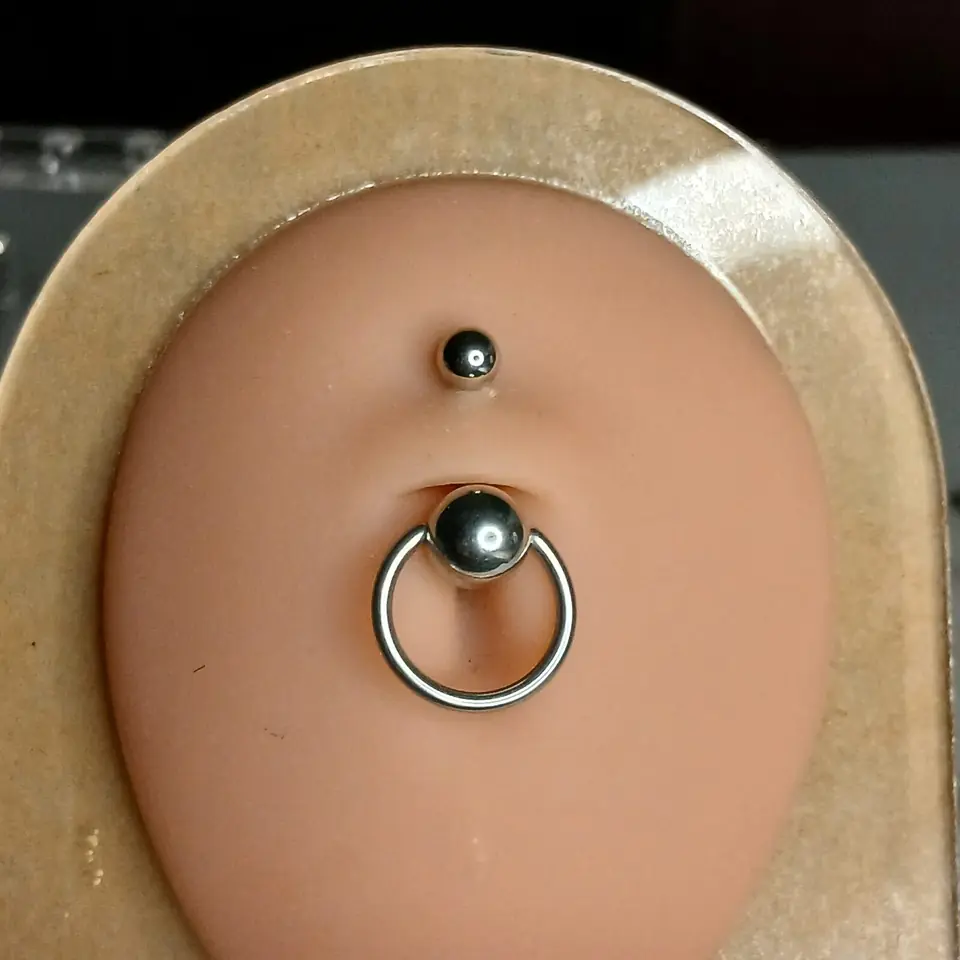 Navel Gótico