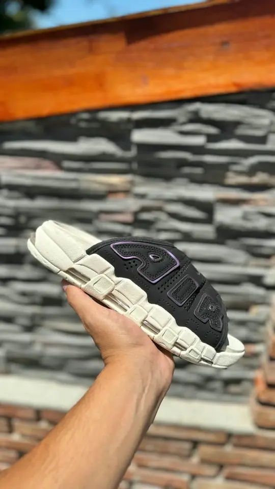 Chancletas Nike uptempo