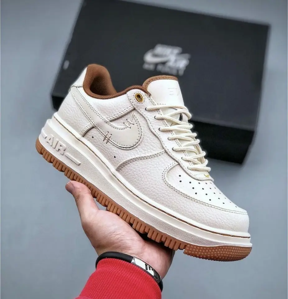 Nike Air Force Luxe