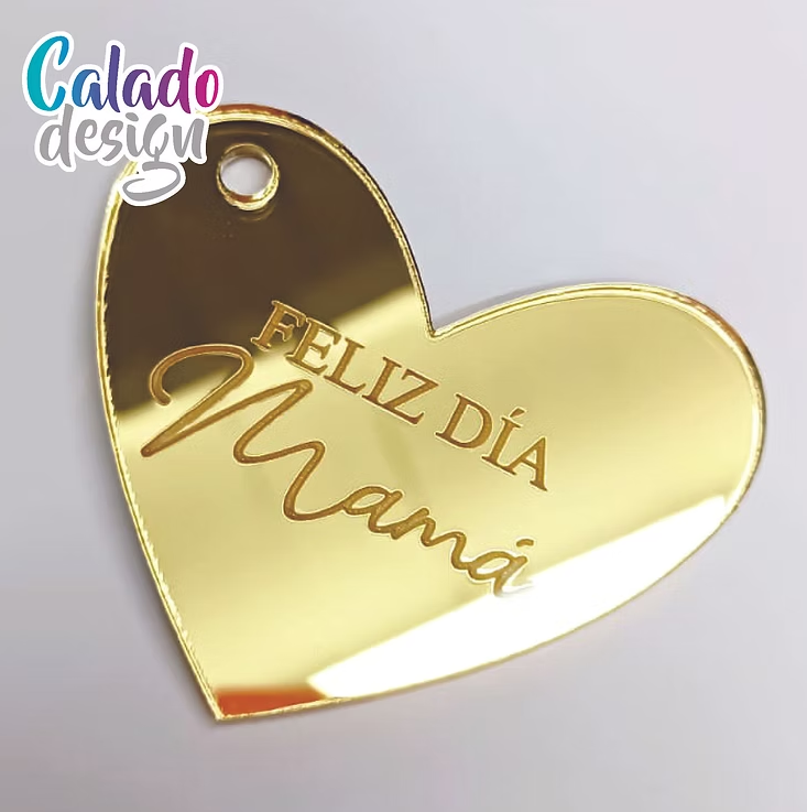 Minitopper Acrilico Feliz día Mamá con forma de corazon