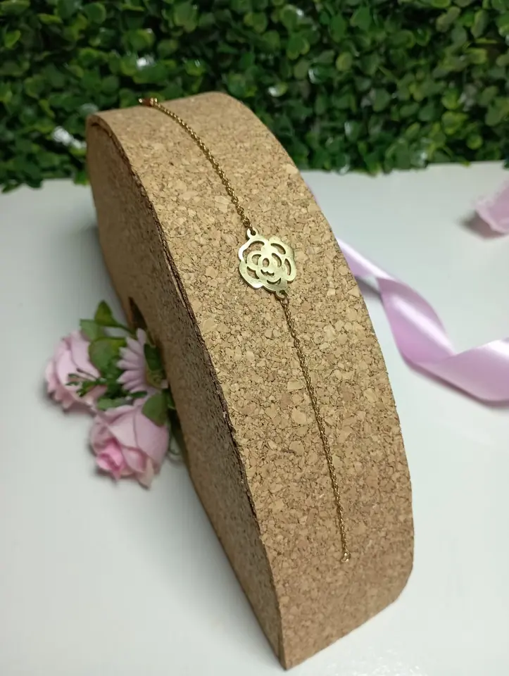 Pulsera de Acero Quirúrgico con Rosa 🌹✨