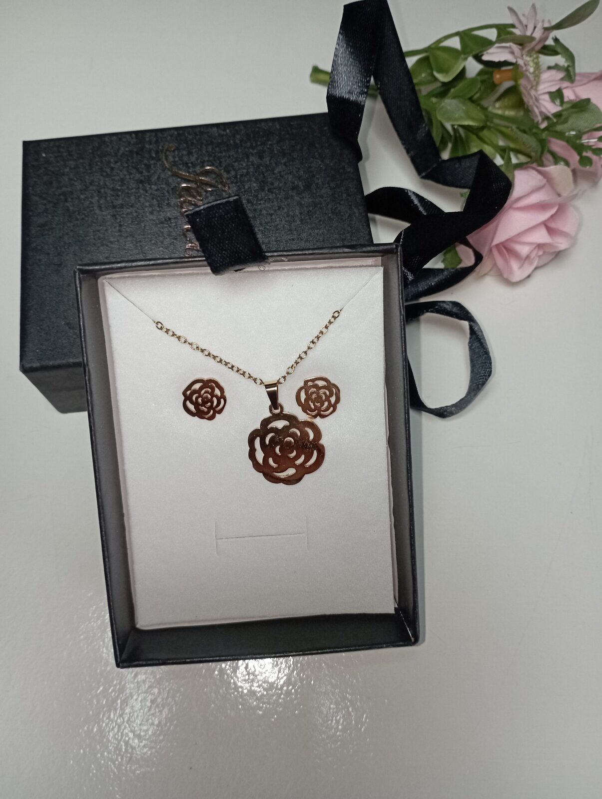 Conjunto en Acero Quirúrgico – Rosas