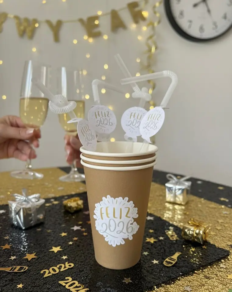 Vasos descartables año nuevo