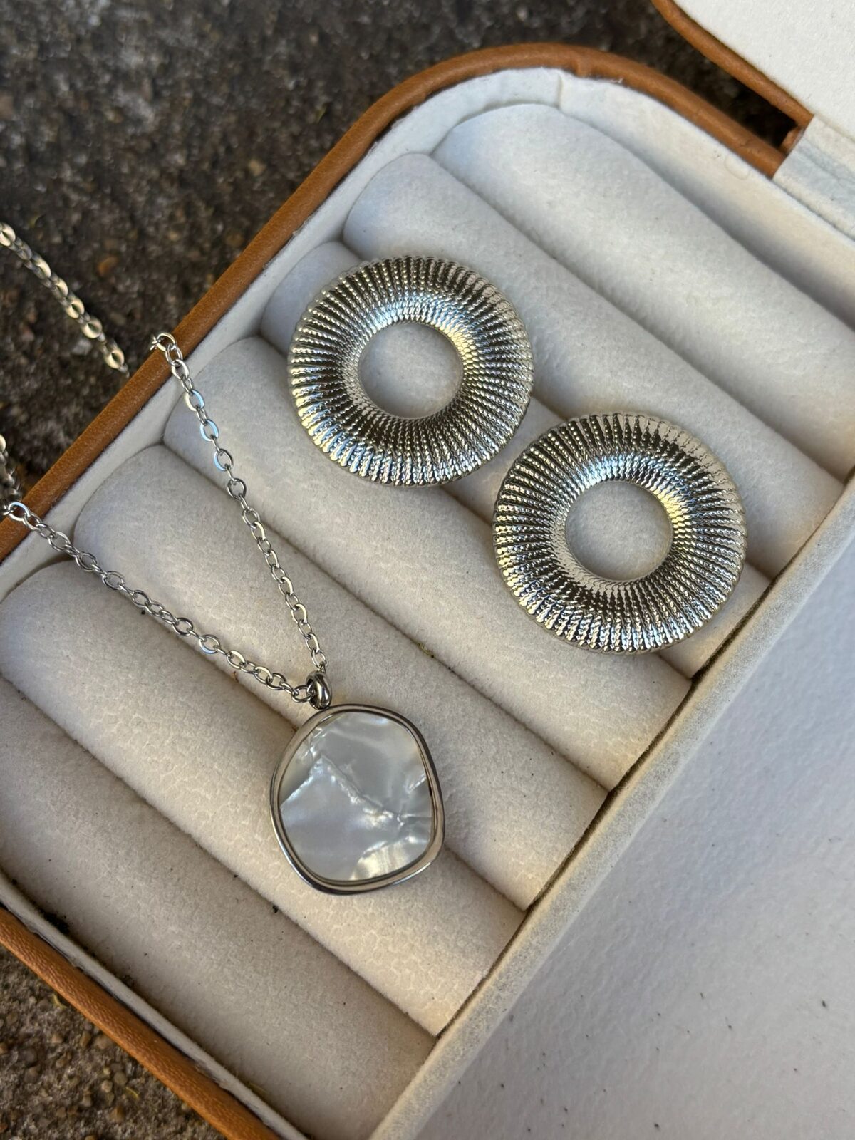 Set DELFINA