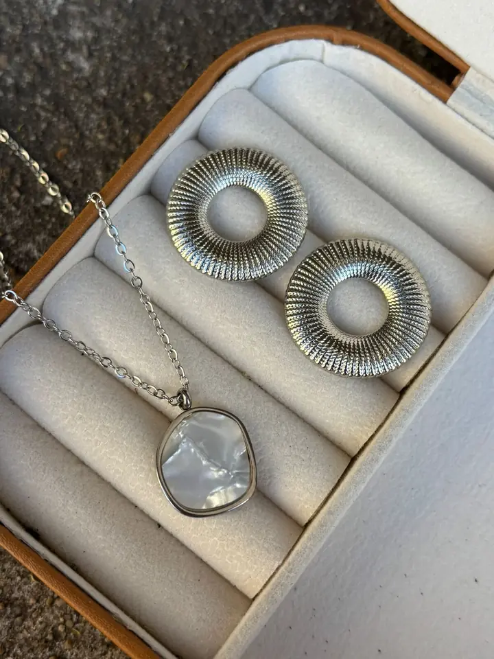 Set DELFINA