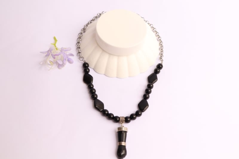 COLLAR EN ÓNIX NEGRO